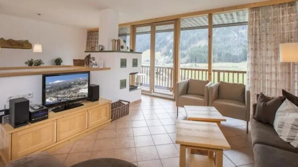 House | Living room - Maisonette Stay for 8 Guests (Wald im Pinzgau)
