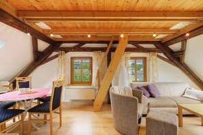 Televisión, reproductor de DVD y estéreo 