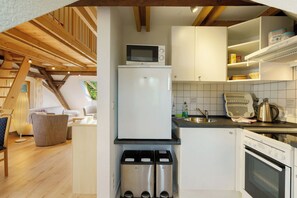 Frigorífic, microones, forn i placa de cuina 