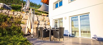 Apartment 'Paradieshof' with Private Terrace and Wi-Fi
