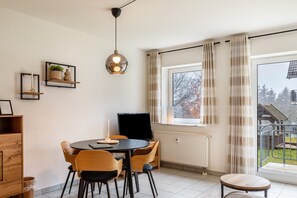 Dining - Apartment 'Tannenblick 2-1' with Shared Garden, Balcony and Wi-Fi (Oberhof)