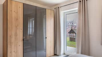 1 bedroom, iron/ironing board, free WiFi, bed sheets