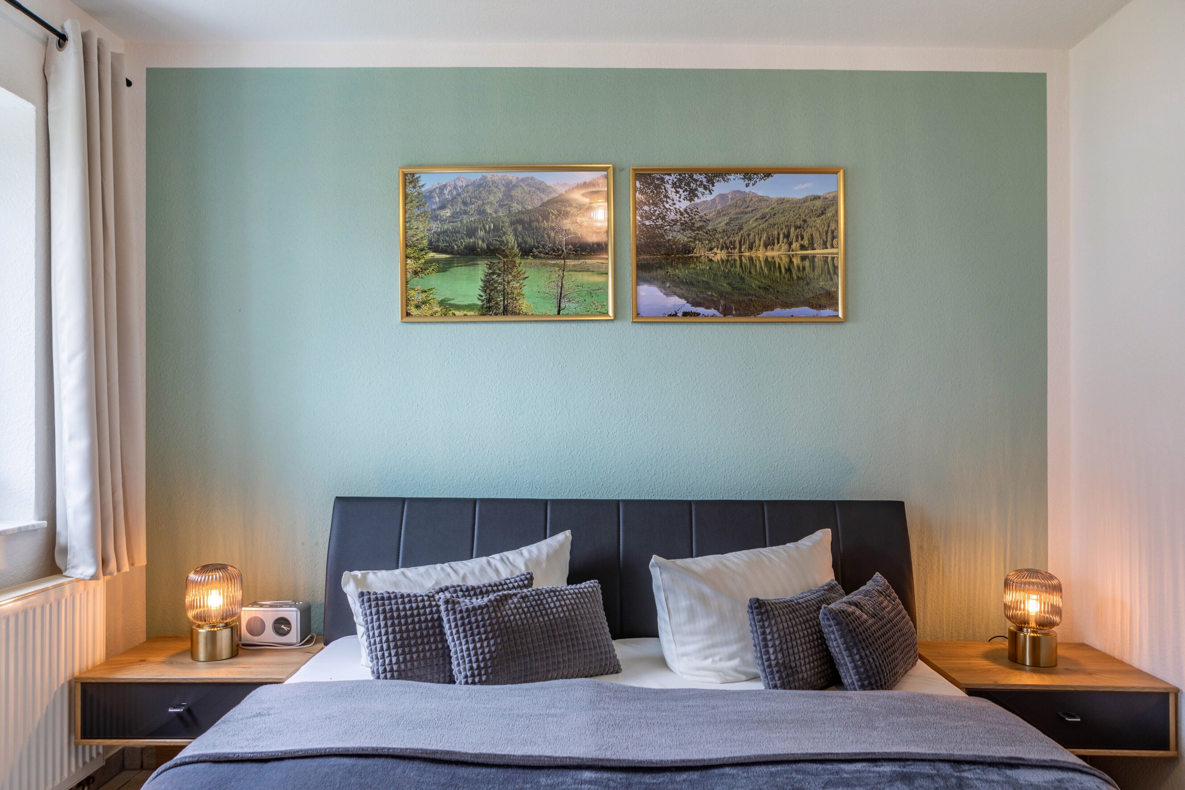 1 slaapkamer, een strijkplank/strijkijzer, gratis wifi, beddengoed