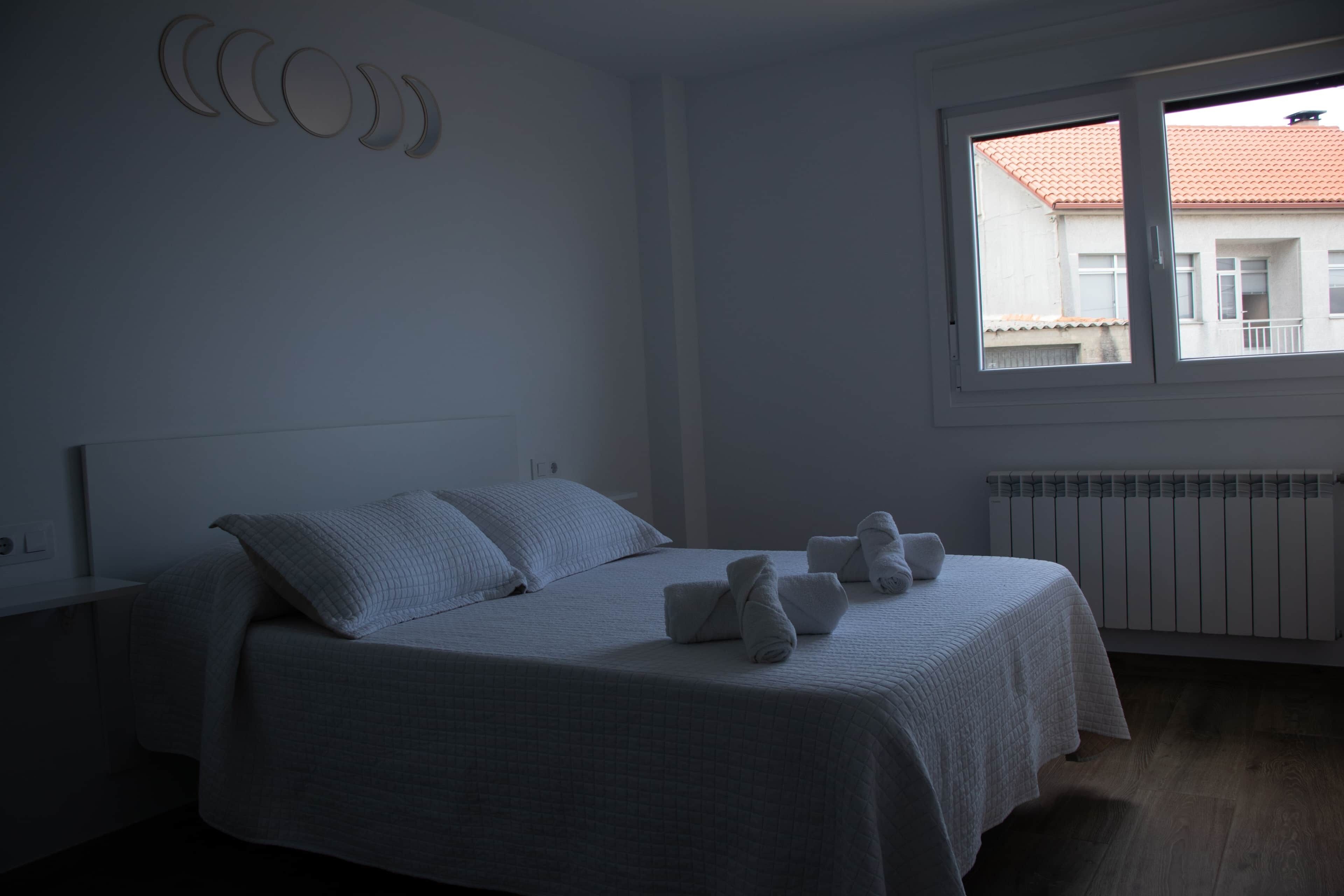 3 slaapkamers, een strijkplank/strijkijzer, gratis wifi, beddengoed