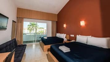 Habitación individual Confort, balcón, vista a la alberca | Cortinas blackout