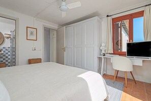 3 chambres, fer et planche Ă repasser, Wi-Fi, draps fournis