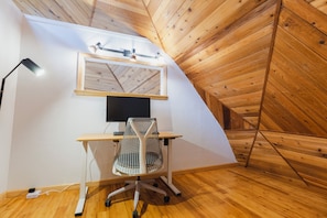 Interior - mountain cabin (Bailey)