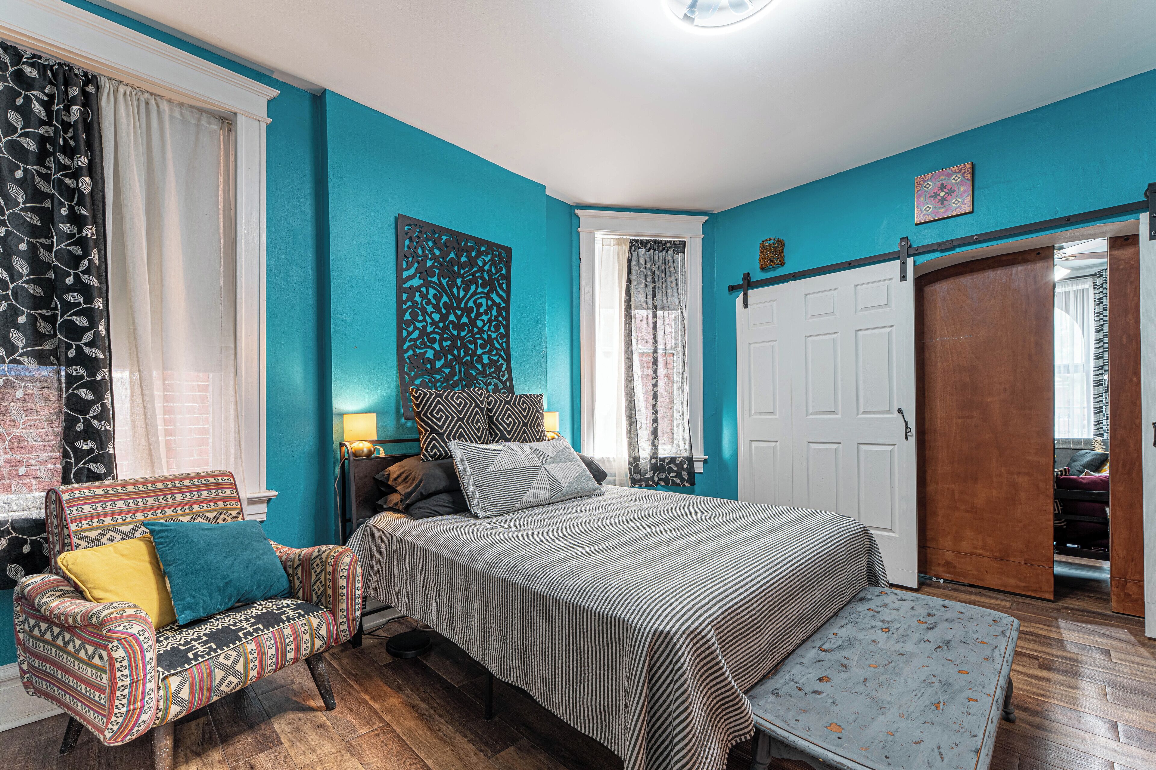 2 habitaciones, tabla de planchar con plancha, wifi y ropa de cama 