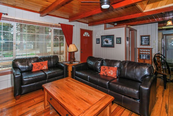 Interior - Bear Mountain Escape (Big Bear Lake)