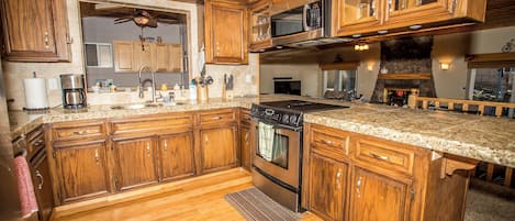 Apartment, Multiple Beds, Patio, Mountain View | Private kitchen | Coffee/tea maker