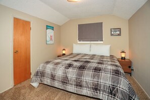 2 bedrooms, individually decorated, individually furnished, bed sheets