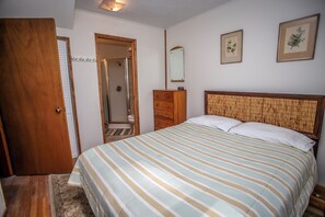 Cabin, Multiple Beds, Patio, Mountain View | 3 bedrooms, individually decorated, individually furnished, bed sheets - Mountain Air (Big Bear Lake)