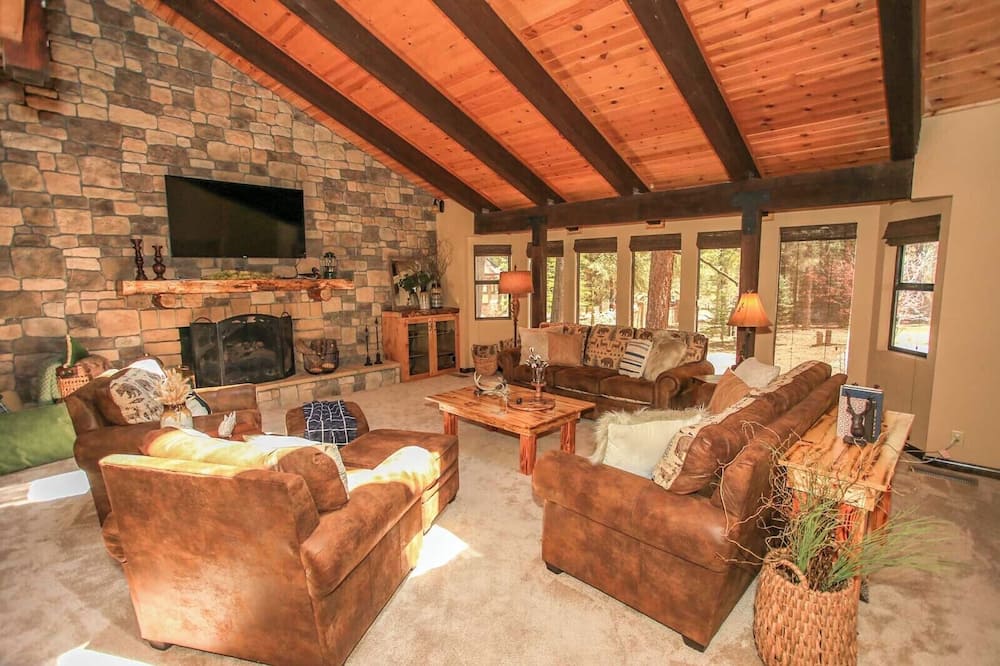 Summit Lodge 1