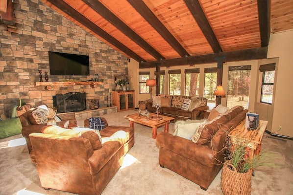 Cabin, Multiple Beds, Hot Tub, Mountain View | Living area | Fireplace