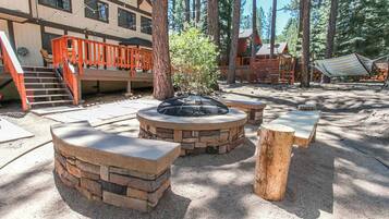 Cabin, Multiple Beds, Hot Tub, Mountain View | Terrace/patio