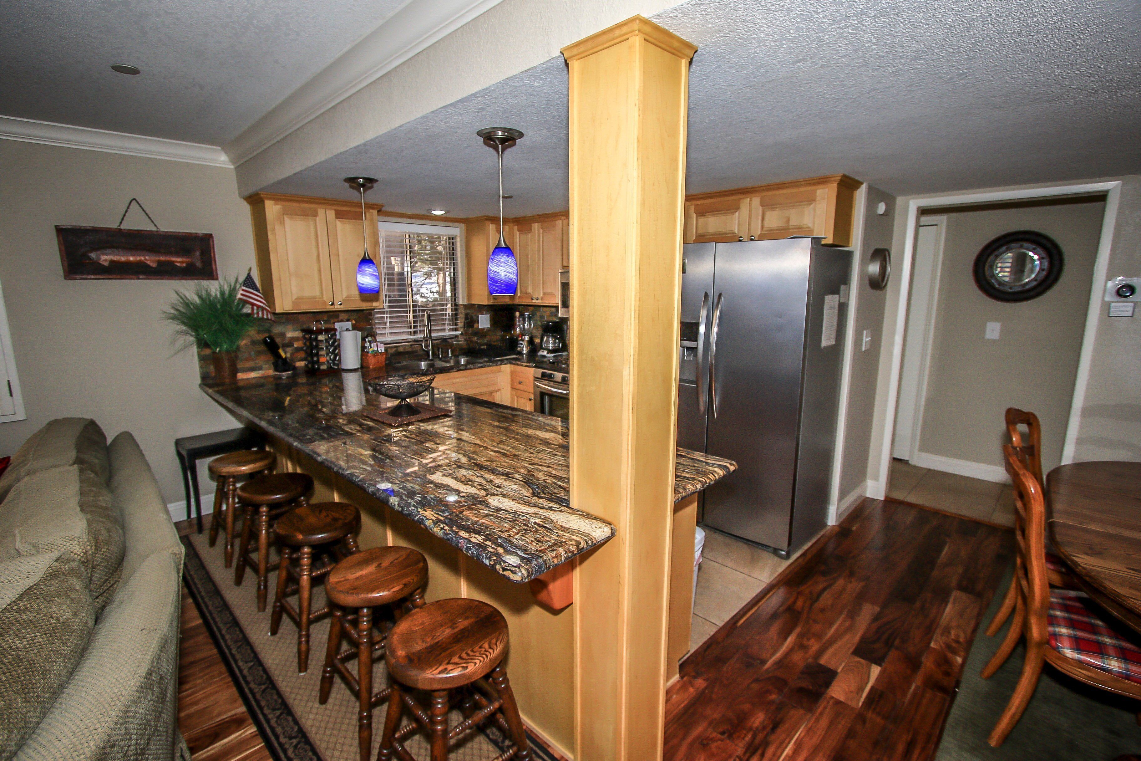 Condo, Multiple Beds, Balcony, Mountain View | Interior