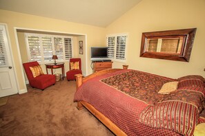 Condo, Multiple Beds, Balcony, Mountain View | 3 bedrooms, individually decorated, individually furnished, bed sheets - Snow Summit Getaway (Big Bear Lake)