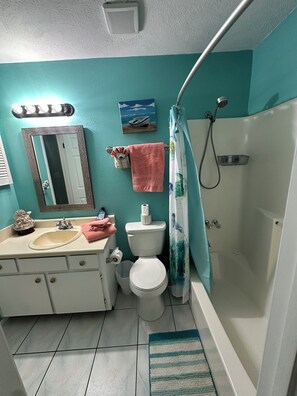 Dusche, Handtücher, Seife, Toilettenpapier