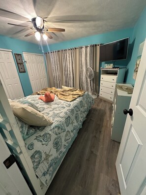 2 bedrooms, WiFi, bed sheets