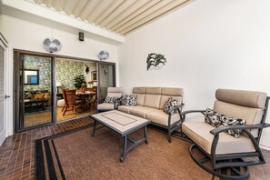 Terrace/patio - Castle at Royal Sea Cliff  (Kailua-Kona)