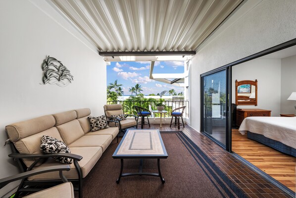 Terrace/patio - Castle at Royal Sea Cliff (Kailua-Kona)