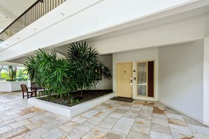 Front of property - Castle at Royal Sea Cliff (Kailua-Kona)