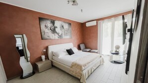 1 bedroom, iron/ironing board, WiFi, bed sheets - Apt. a few kilometres from Como (La Primula) (Tavernerio)