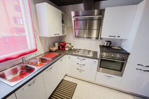 Fridge, microwave, oven, dishwasher