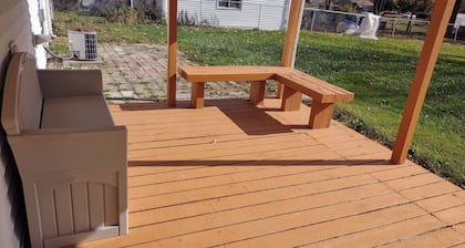 1-Story Cute Home, Fast WiFi, Close 2 Cuyahoga National Park, Infant/Toddler Bed