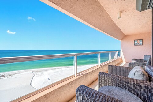 CBC 1-15B - Gulf Front, private balcony, pool, hot tub, gym, pickelball!