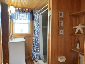 Towels - Beach Angel: Pet Friendly, Semi-Oceanfront Beach Cottage in Nags Head (Nags Head)