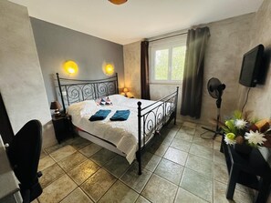 2 camere, ferro/asse da stiro, accesso a Internet