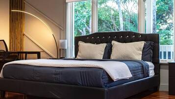 3 室のベッドルーム、アイロン / アイロン台、WiFi (無料)、ベッドシーツ