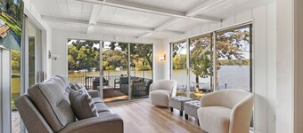 Peninsula Paradise 230' Lakefront, 2 Piers, Fire Pit, Kayaks, Panoramic Views