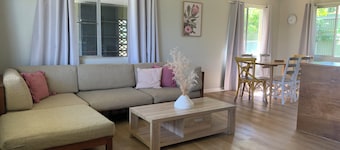 Central and Tidy 3 Bedroom house - Pet Friendly!