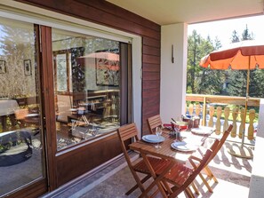 Outdoor dining - La Verdure Est N°22 by Interhome (Crans-Montana)