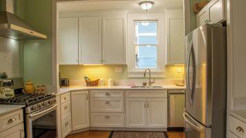 Réfrigérateur, grille-pain