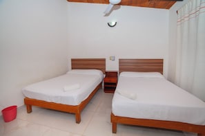 Room, Balcony, City View | Desk, laptop workspace, free WiFi - Hotel del profe (Santa María Huatulco)