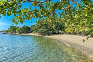 Unclassified image, 4 of 12, button - RedDoorz @ St Anthony Beach Resort (Asturias)
