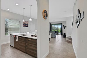 Interior - 137AA - Balmoral Resort, a spacious 3-bedroom, 3.5-bathroom retreat perfect for up to 6 guests (Haines City)