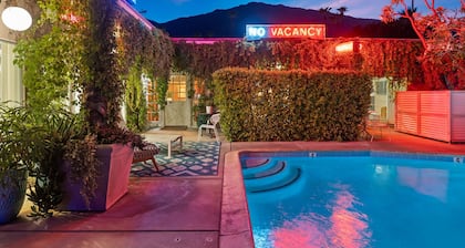 Speakeasy Hotel - El Mirador