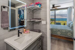 Luxury Condo, Balcony, Ocean View | Bathroom