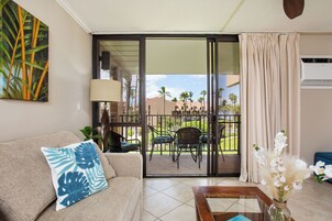 Condo, 1 King Bed with Sofa bed, Air conditioning, Ocean View (1014) | Stofa