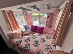 3 habitaciones, tabla de planchar con plancha, wifi y ropa de cama