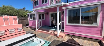 Pink Palace Farmhouse w/Hot Tub & Fire Pit