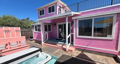 Pink Palace Farmhouse w/Hot Tub & Fire Pit