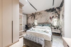 1 slaapkamer, een bureau, een strijkplank/strijkijzer, wifi