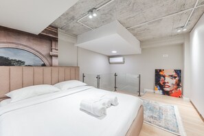 Desk, WiFi - Casa del Sol by Kondo Stays (Tiranë)