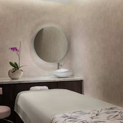 Salas de tratamiento para parejas, tina de hidromasaje y baño de vapor