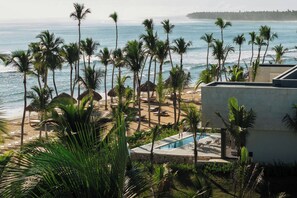 On the beach, beach cabanas, sun loungers, beach umbrellas - W Punta Cana, Adult All-Inclusive (Punta Cana)